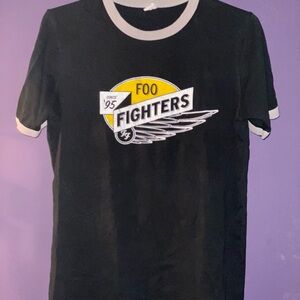 Vintage 90s Foo Fighters Graphic Tshirt